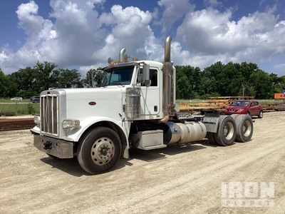 2015 Peterbilt 389 6x4 T/A Day Cab Truck Tractor
