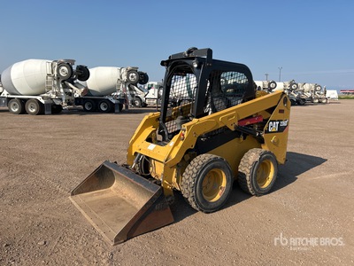 2015 Cat 236D を見 Skid-Steer Loader