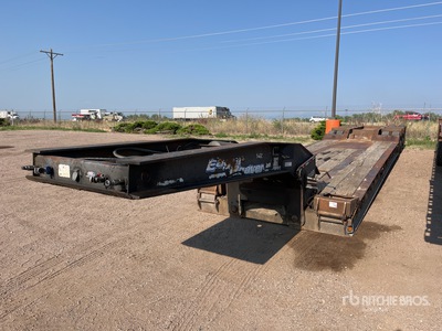 2004 Eager Beaver Tri/A Removable Gooseneck Lowboy Trailer
