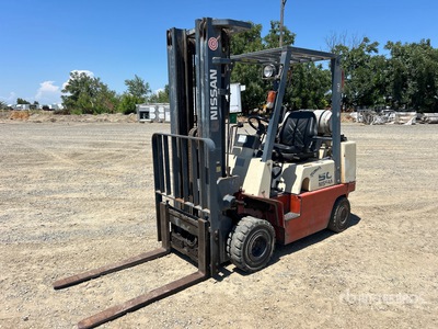 2002 Nissan APJ02A25PV 4100 lb フォークリフト