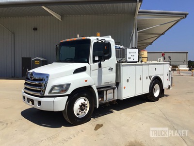 2018 Hino 338 4x2 Servicewagen