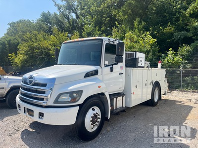 2017 Hino 338 4x2 Service Truck