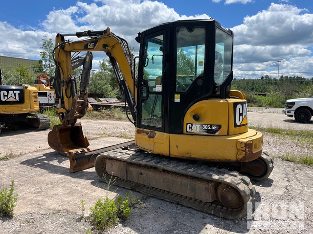 EXCAVADORA CATERPILLAR 3055E2