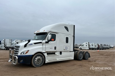 2018 Freightliner Cascadia 126 6x4 تراكتور شاحنة كابينة النوم (ثنائية المحور)