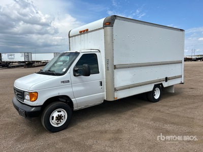 2004 Ford E-350 4x2 Van Truck
