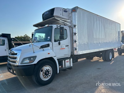 2017 Hino 268 4x2 冷蔵トラック