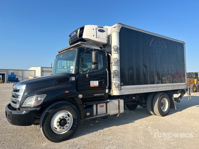 2019 Hino 268 4x2 冷蔵トラック