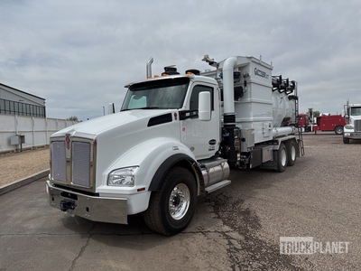 Vactor Guzzler MT on 2024 Kenworth T880 6x4 Vacuum Excavator Truck