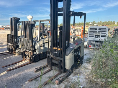 2015 Crown RR5795S-45 4450 lb Electric Forklift