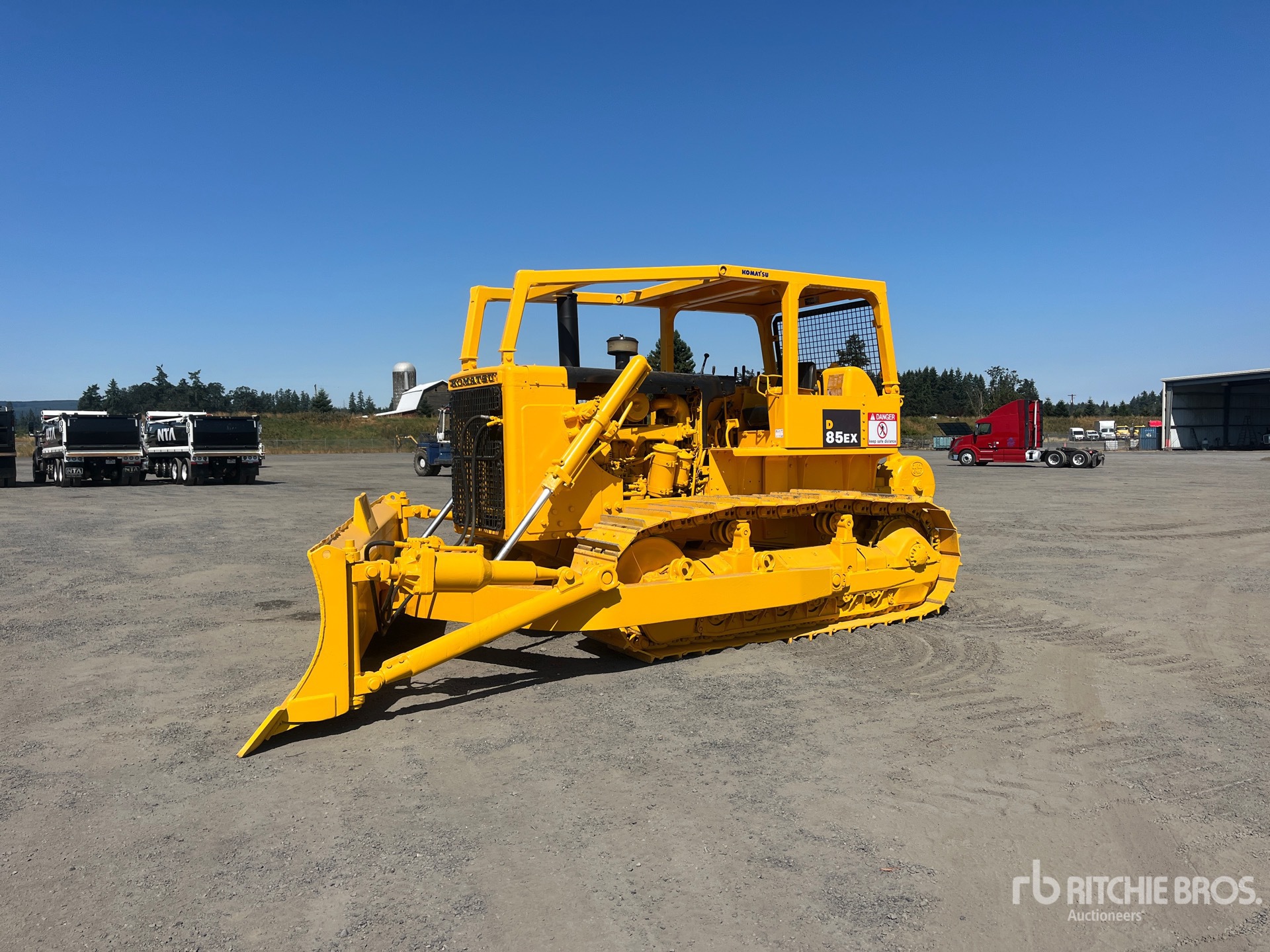 1970 Komatsu D85-12 Pelleteuse à chenilles
