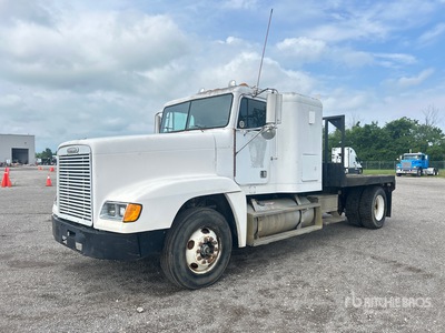 1997 Freightliner FLD120 4x2 Sleeper شاحنة مسطحة