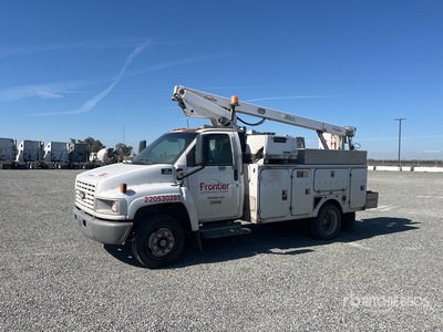 Altec 29 ft on 2005 Chevrolet C4500 4x2 Camion de cubo