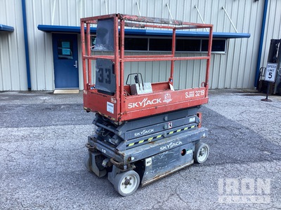 2015 Skyjack SJ3219 Electric Scissor Lift