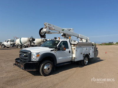 2015 Altec AT40G 40 ft on 2015 Ford F-550 XL 4x4 Camion nacelle
