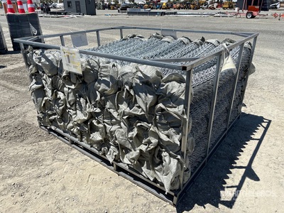 Quantity of (50) 50 ft x 6 ft Chain Link Staccionata