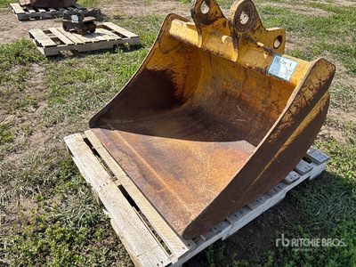 John Deere 36 in Cleanup Baggerladerschaufel