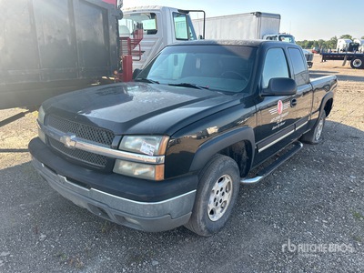 2003 Chevrolet Silverado 1500 4x4 Extended Cab Pickup