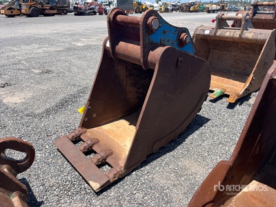 Rockland 36 in Digging Excavator Bucket