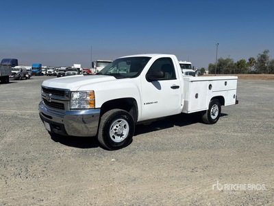 2008 Chevrolet Silverado 2500HD 4x2 Utility Truck
