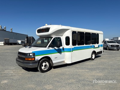 2015 Chevrolet 4500 Transit حافلة