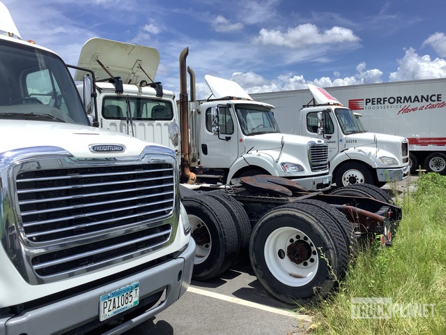 CAMIóN 2016 FREIGHTLINER