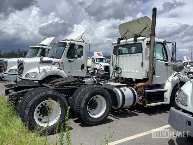 CAMIóN 2016 FREIGHTLINER