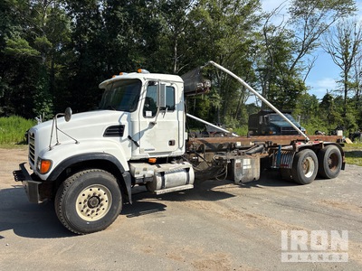 2005 Mack CV713 6x4 Roll-off vrachtwagen