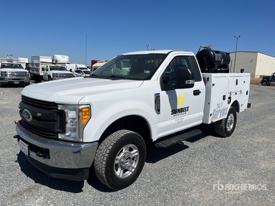 2017 Ford F-250 4x4 Lube Truck