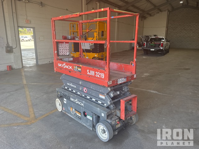 ELEVADOR TIJERA 2017 SKYJACK 3219