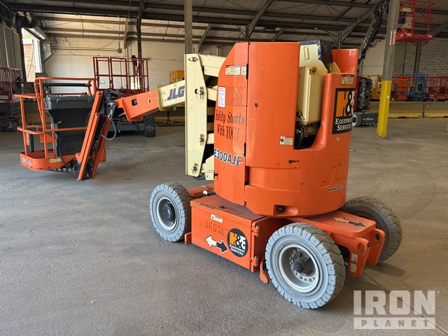 ELEVADOR ARTICULADO 2016 JLG E300AJP