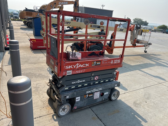 2016 Skyjack SJIII-3219 Electric Scissor Lift