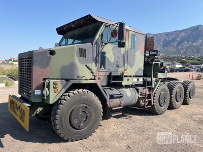 1993 Oshkosh M1070 8x8 Winch Truck