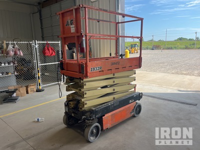 2018 JLG 1932R Electric Scissor Lift