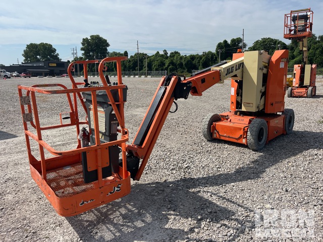 ELEVADOR ARTICULADO 2016 JLG E300AJP
