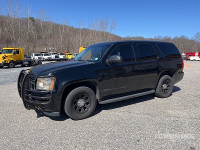 2009 Chevrolet Tahoe 2WD を見 SUV