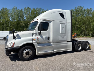 2018 Freightliner Cascadia 125 6x4 T/A Sleeper Truck Tractor