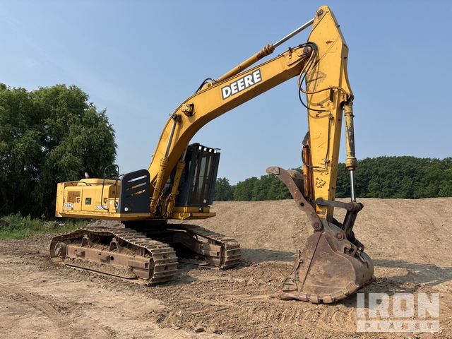 EXCAVADORA 2005 JOHN DEERE 200