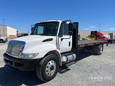 2019 International 4300 4x2 Camión Caja Abierta