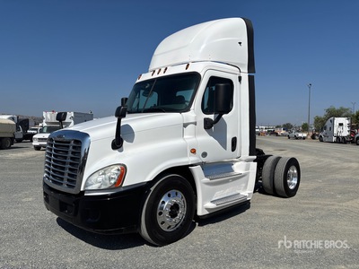 2015 Freightliner Cascadia 125 4x2 S/A Day Cab Truck Tractor