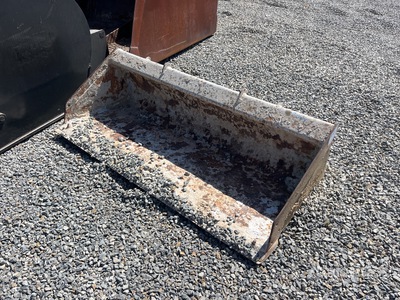 72 in General Purpose Skid Steer Bucket
