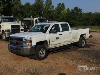 2018 Chevrolet Silverado 2500HD 4x2 Crew Cab Pickup