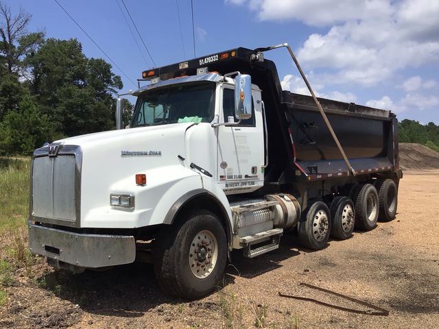 2015 Western Star 4900SA 10x4 Quad/A Dump Truck (Inoperable)