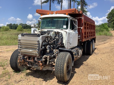 1999 Mack RD690S T/A Dump Truck