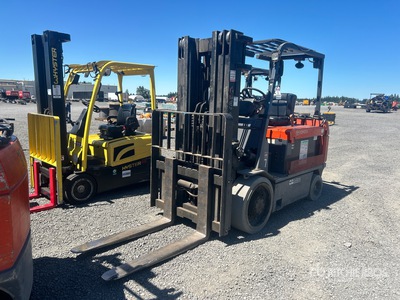 2006 Toyota 7FBCU55 10900 lb Montacargas Eléctrico