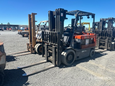 2006 Toyota 7FBCU55 10900 lb Montacargas Eléctrico