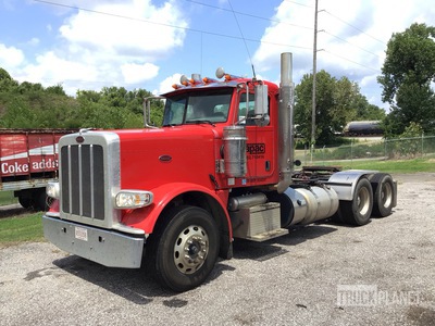 2017 Peterbilt 389 6x4 Ciągnik siodłowy T/A z kabiną dzienną