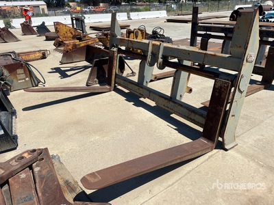 JRB 60 in Wheel Loader Forks