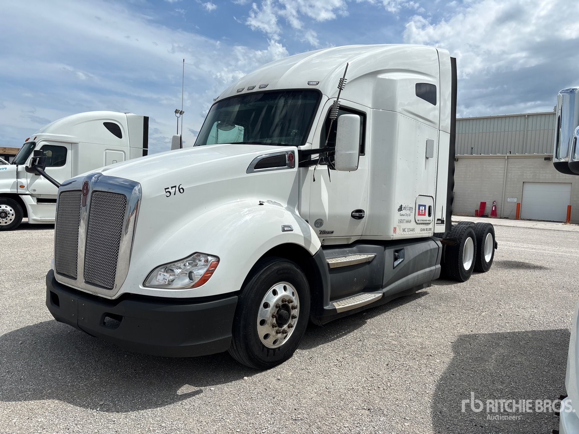 2015 Kenworth T680 6x4 Tracteur routier couchette (Inoperable)