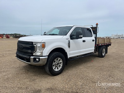 2020 Ford F-350 XLT 4x4 Crew Cab Flatbed Truck