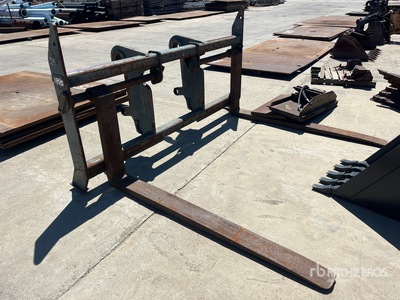 JRB 71 in Wheel Loader Forks